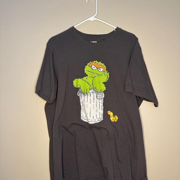 Uniqlo x KAWS Other - Uniqlo Kaws Seasame Street Graphic T-shirt
